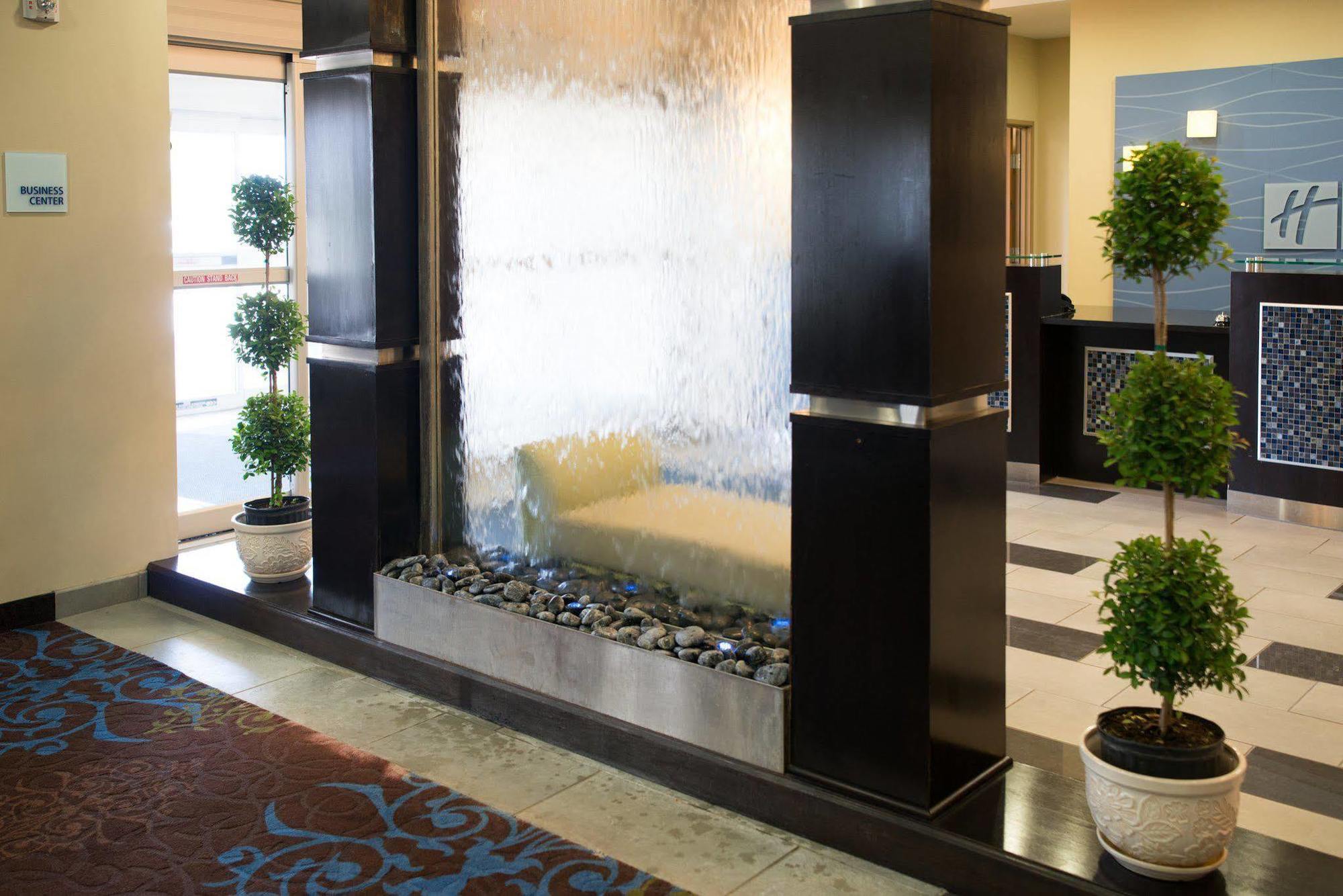 Holiday Inn Express - Albert Lea By Ihg Εξωτερικό φωτογραφία